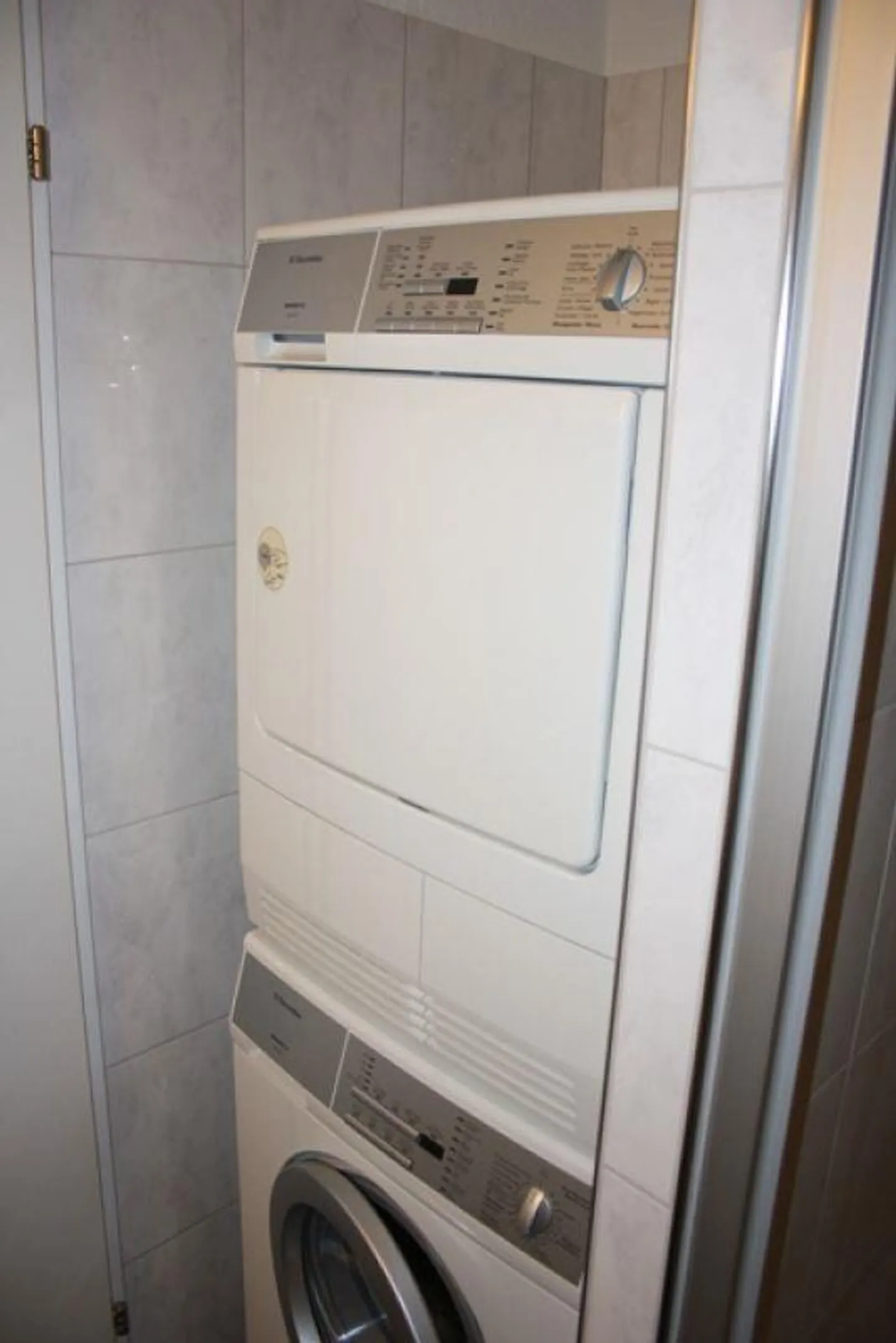 Appartamento moderno al 2° piano - Foto 4 di 10