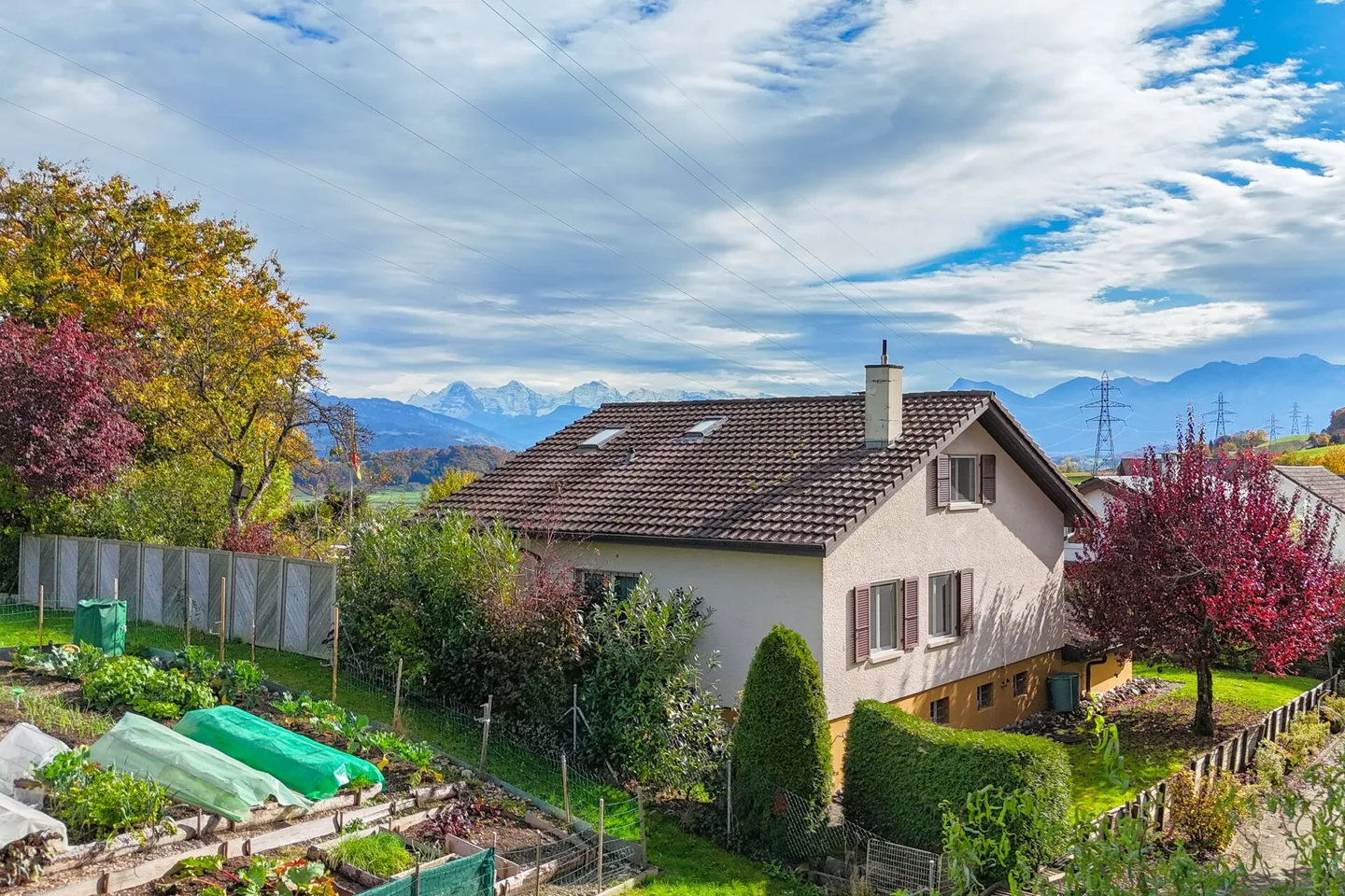 Maison individuelle de 6,5 pièces avec vue panoramique, pavillon de jardin et double garage à Rümligen - Photo 31 sur 32