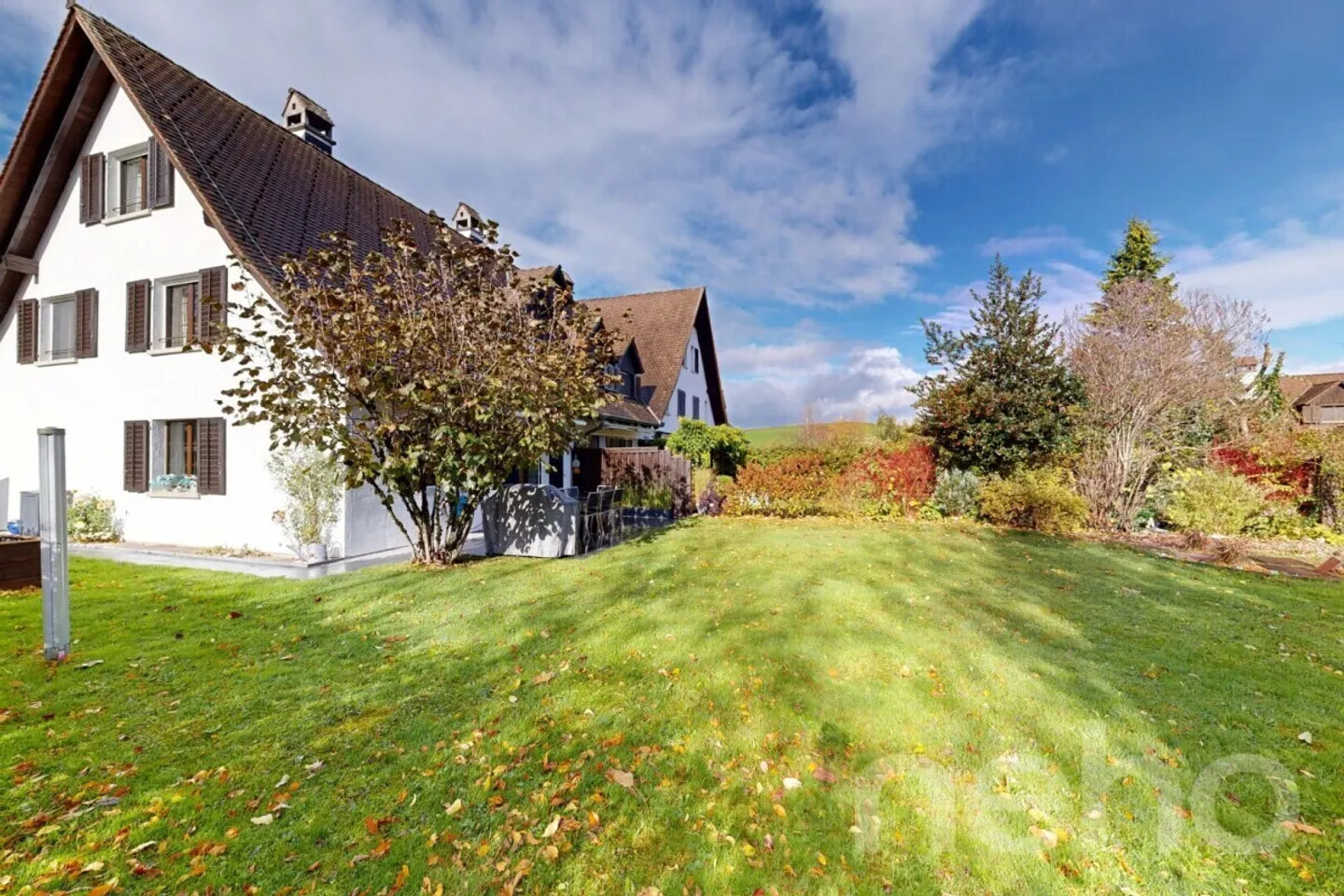 Row corner house in country house style in Neuheim - Photo 3 of 12