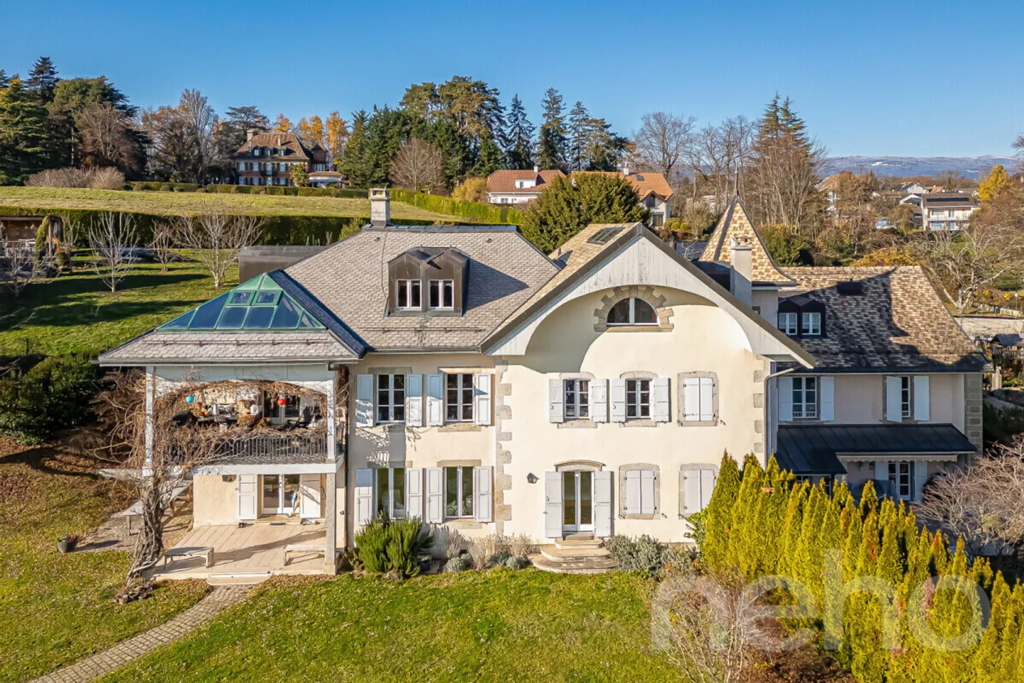 Prestigieux attique dans une maison historique rénovée - Photo 2 sur 12