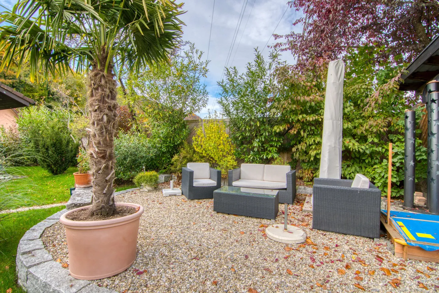 Maison individuelle de 6,5 pièces avec vue panoramique, pavillon de jardin et double garage à Rümligen - Photo 25 sur 32
