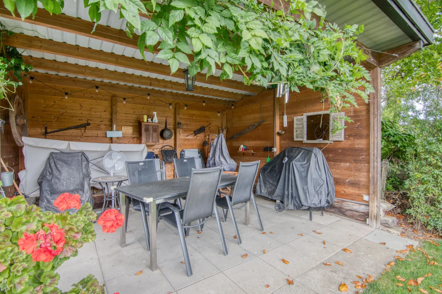 Maison individuelle de 6,5 pièces avec vue panoramique, pavillon de jardin et double garage à Rümligen - Photo 26 sur 32