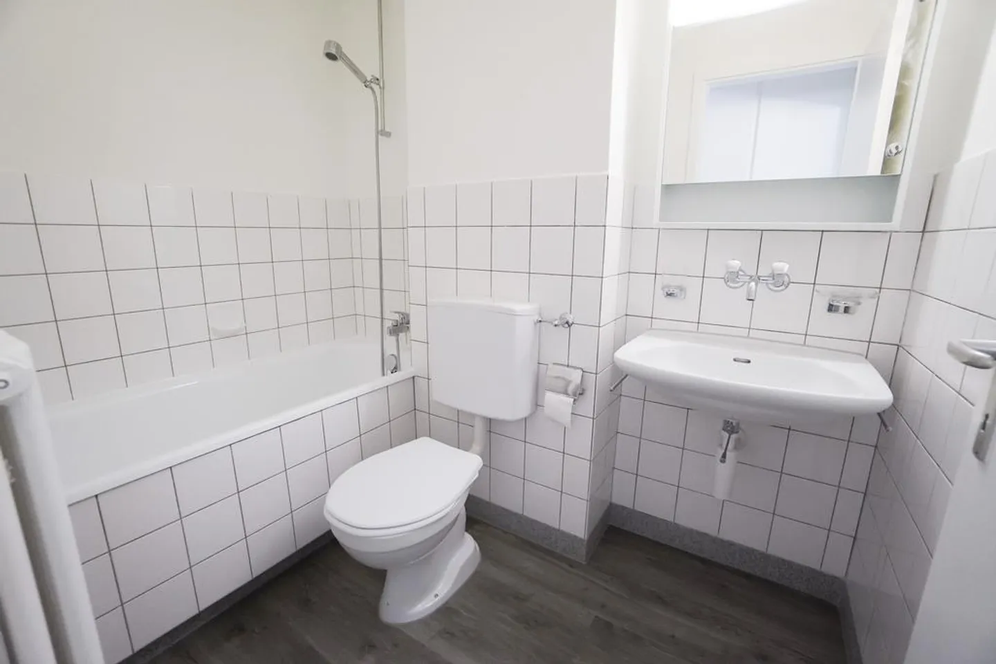 Cozy 2-room apartment - near Silberturm with sunny balcony - Photo 5 of 8