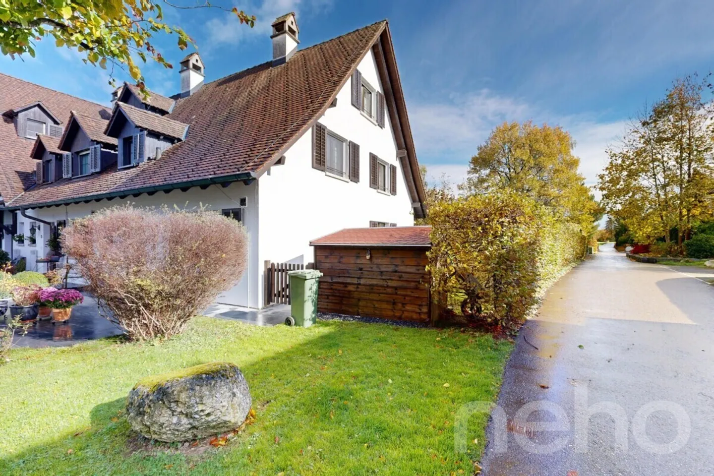 Row corner house in country house style in Neuheim - Photo 12 of 12