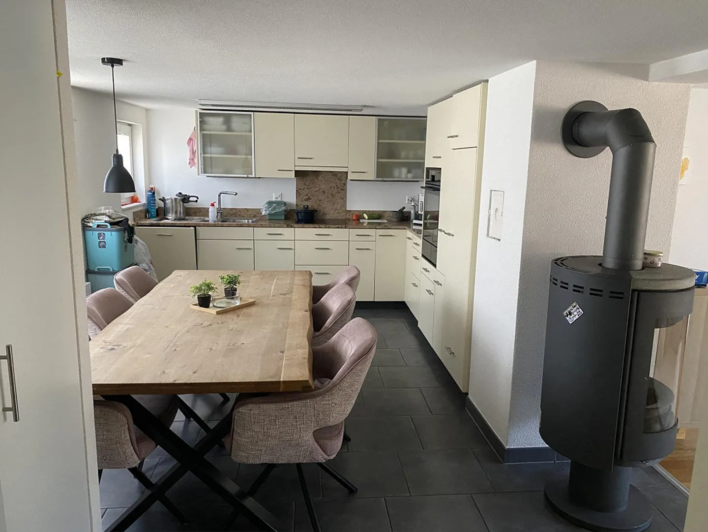 Core renovated 5/5 room house - Photo 8 of 26
