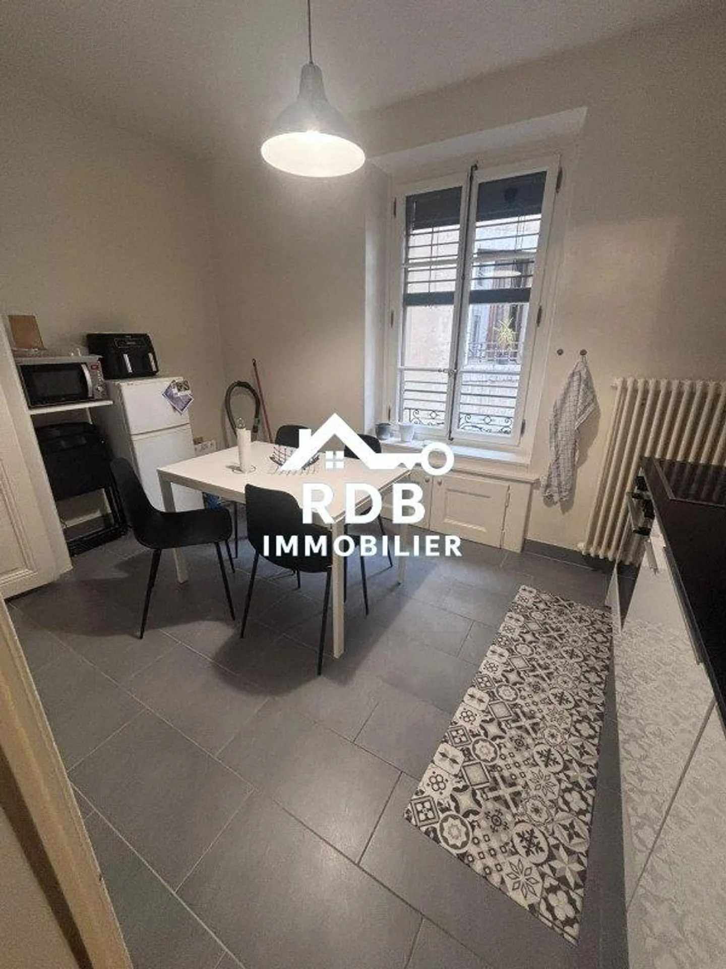 2-Zimmer-Wohnung im 3. Stock ohne Aufzug in Genf... - Foto 2 von 5