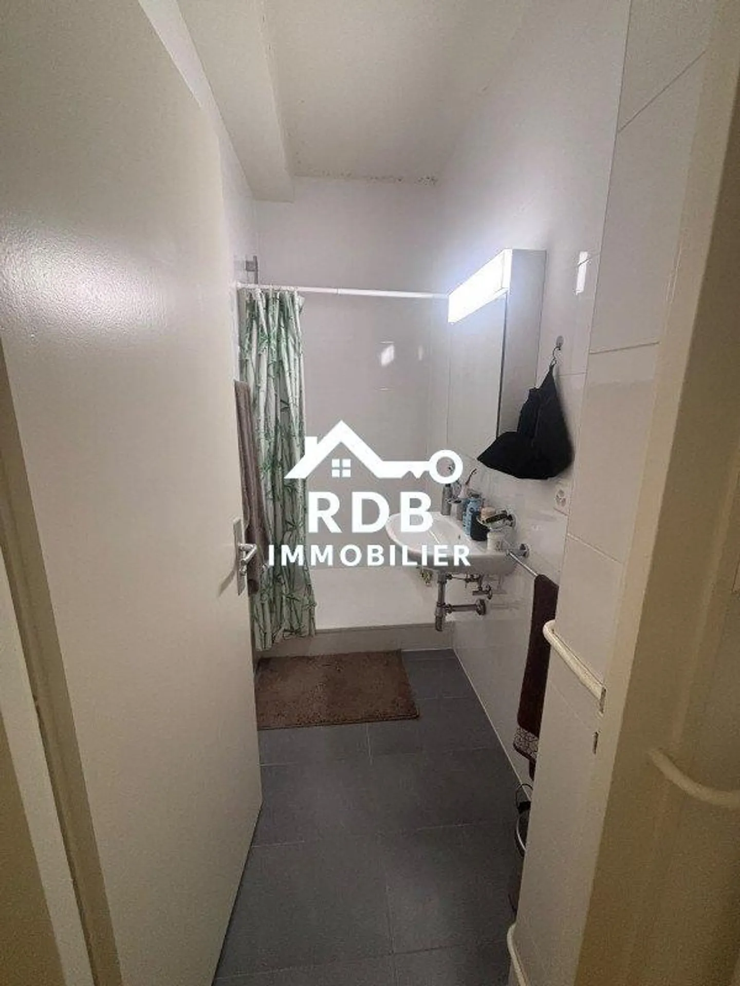 2-Zimmer-Wohnung im 3. Stock ohne Aufzug in Genf... - Foto 4 von 5