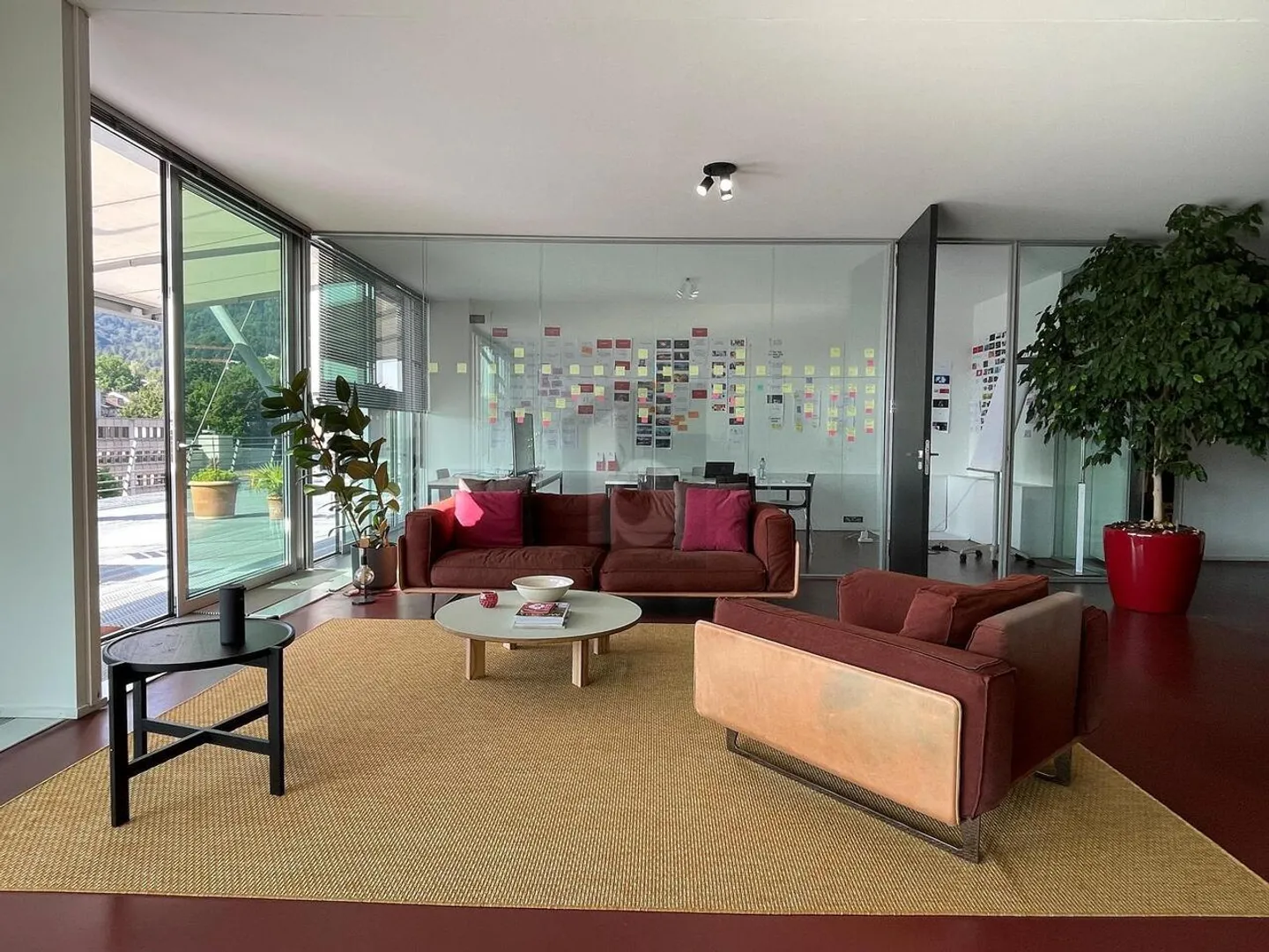 Espace commercial moderne avec terrasse sur le toit exclusive dans le quartier Binz de Zurich - Photo 2 sur 6