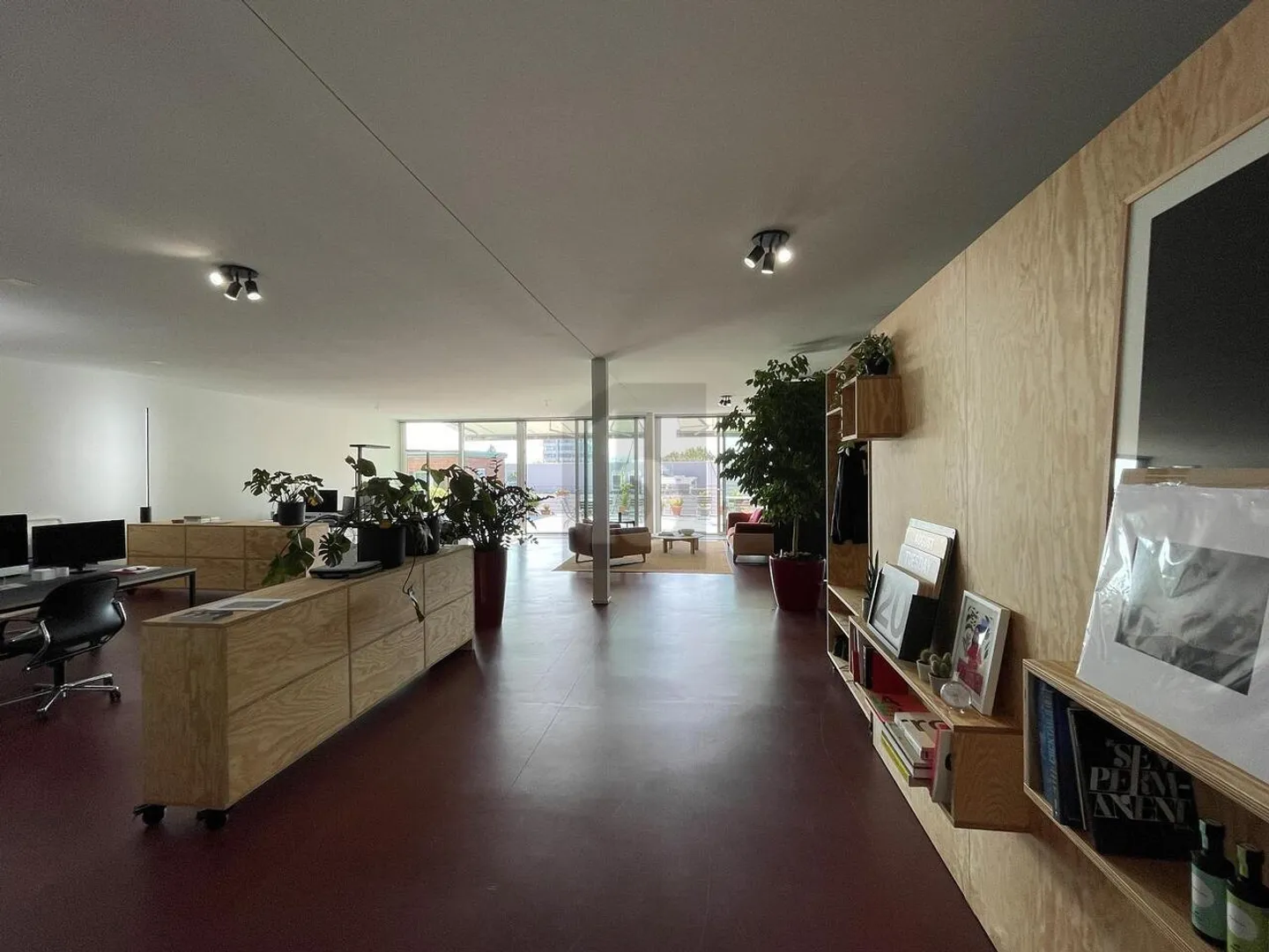 Espace commercial moderne avec terrasse sur le toit exclusive dans le quartier Binz de Zurich - Photo 3 sur 6