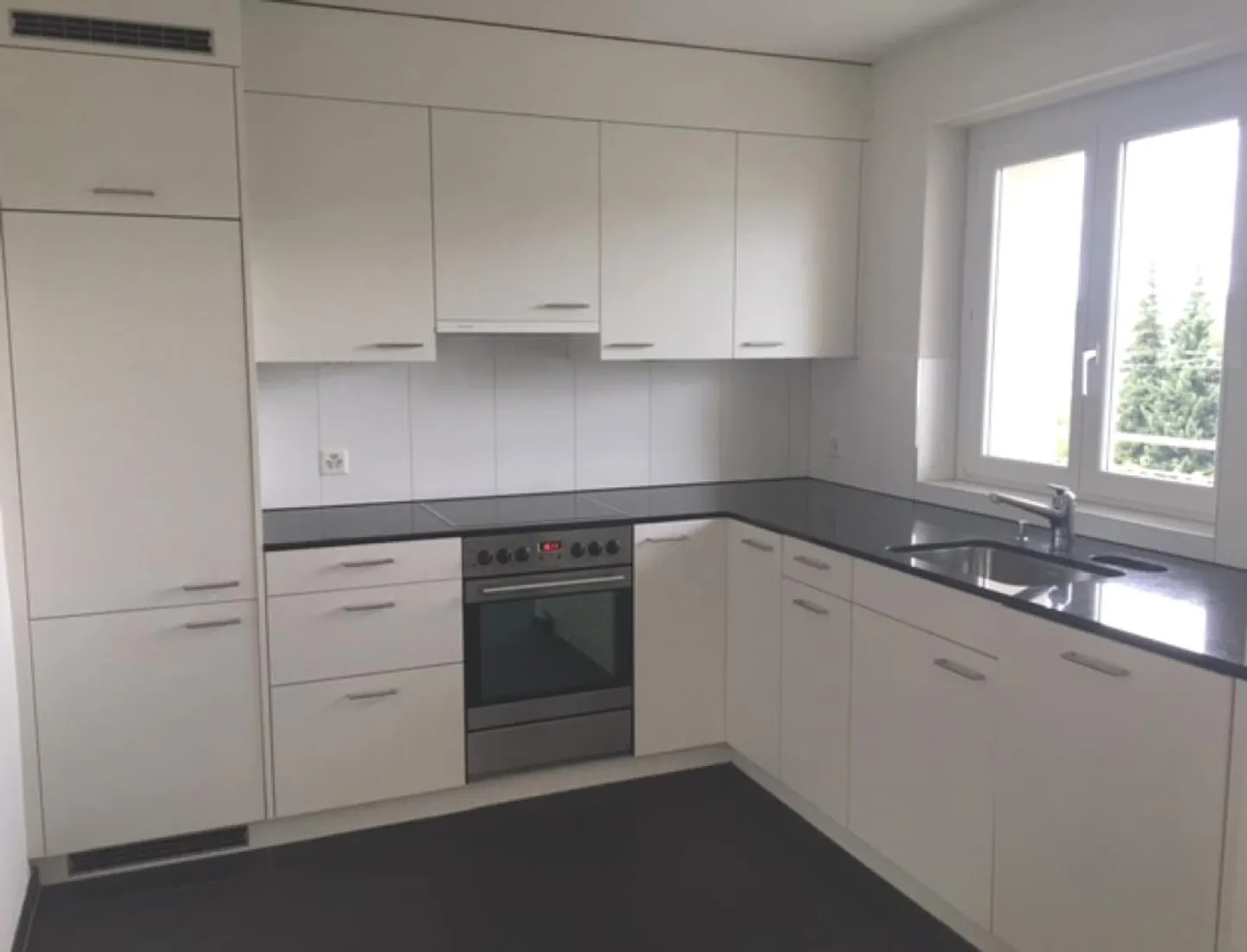 Appartement lumineux près de la gare d'Adliswil - Photo 2 sur 7