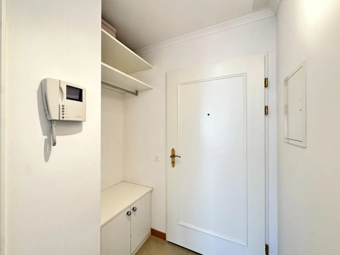 Strategic 3.5-room apartment a stone's throw from the lake - Photo 9 of 12