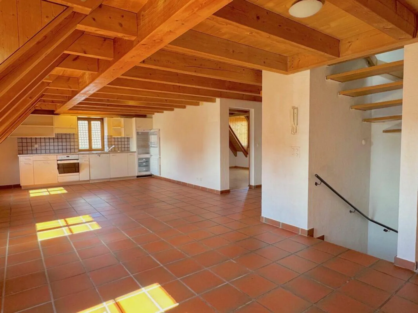 Maisonette penthouse in a 6-party house in the village center - Photo 1 of 12