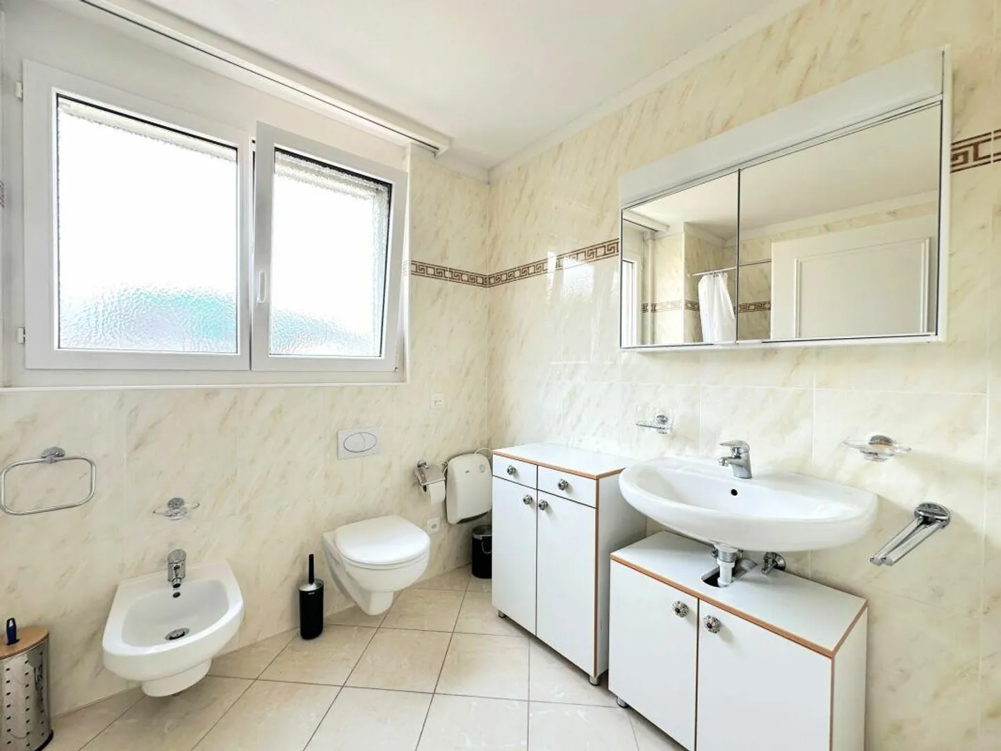 Strategic 3.5-room apartment a stone's throw from the lake - Photo 11 of 12