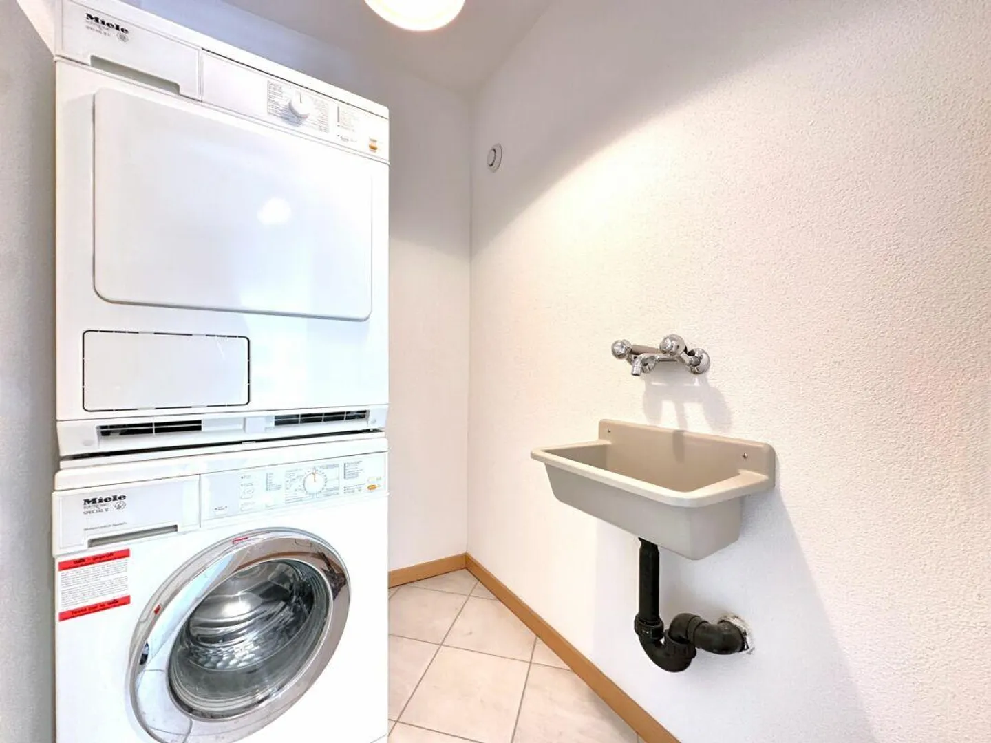 Strategic 3.5-room apartment a stone's throw from the lake - Photo 12 of 12