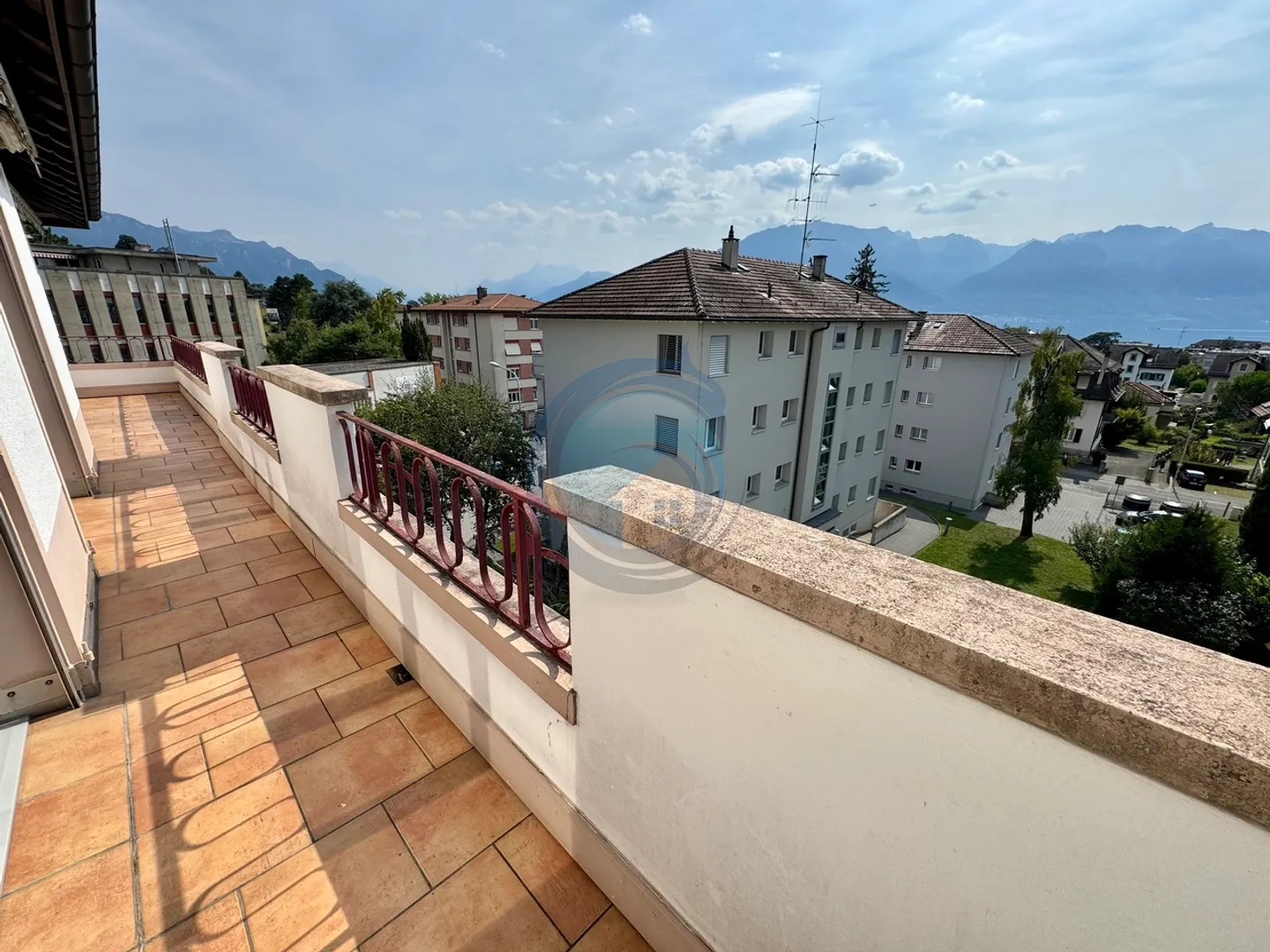 Apartment with 3.5 rooms, balcony and lake view - Photo 10 of 13