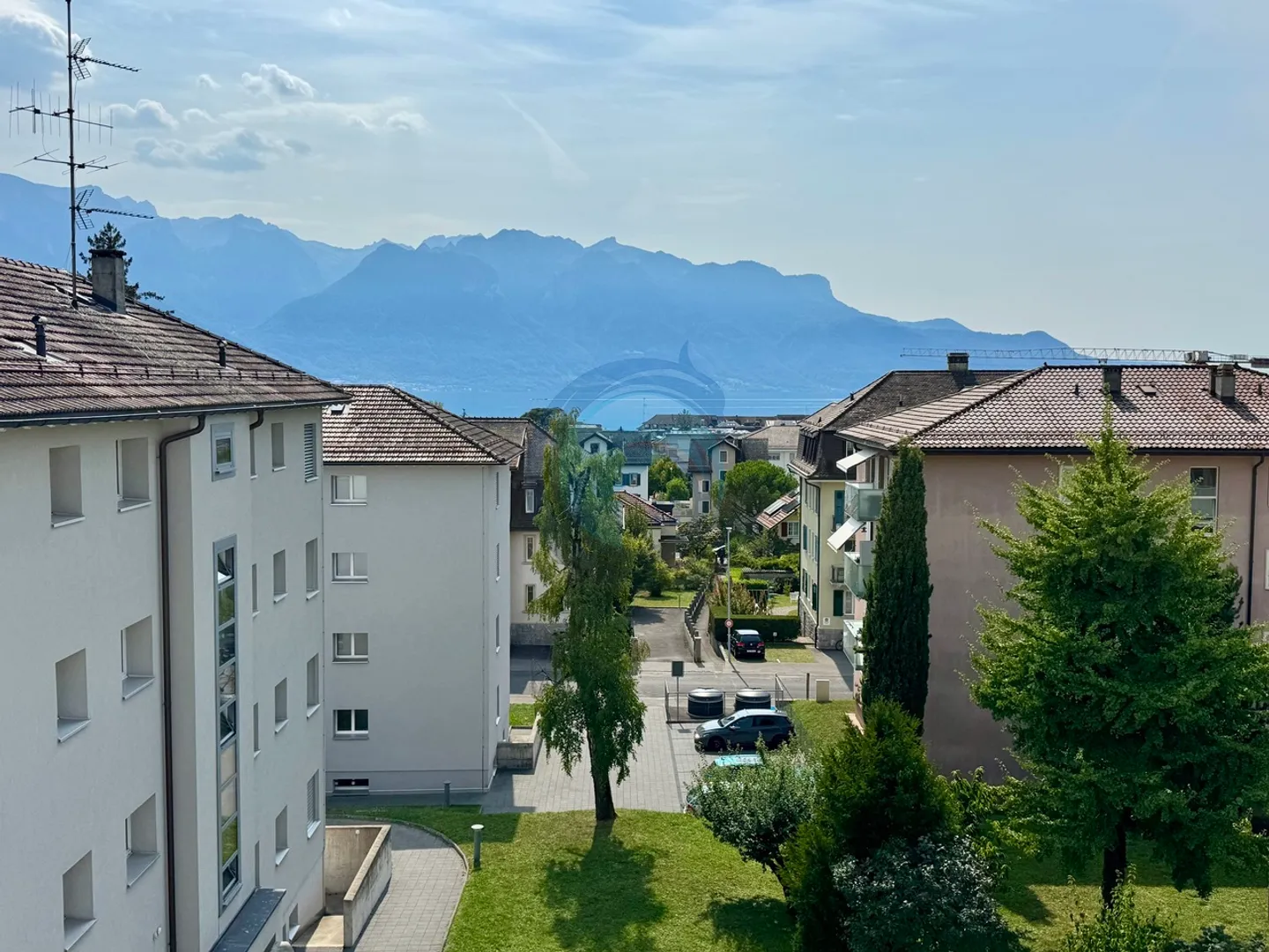 Apartment with 3.5 rooms, balcony and lake view - Photo 11 of 13