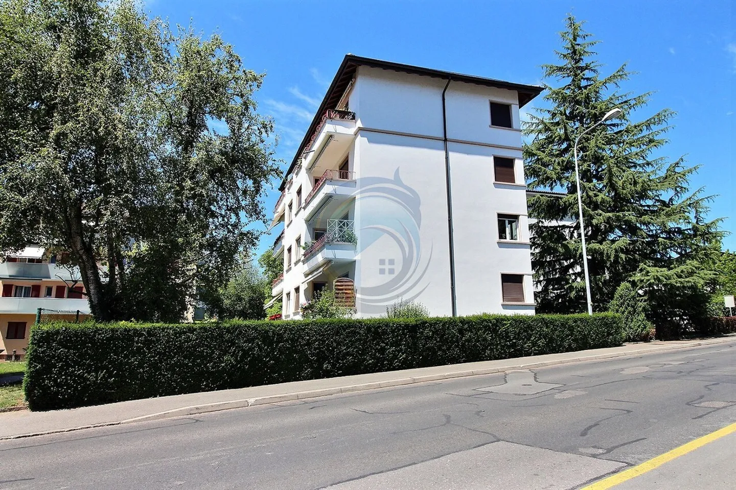 Apartment with 3.5 rooms, balcony and lake view - Photo 12 of 13