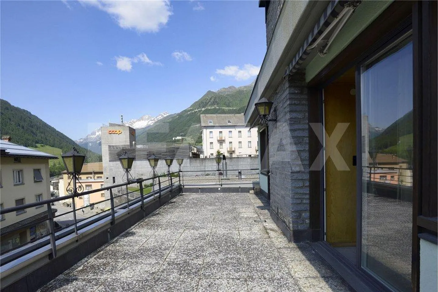 Pastry shop, laboratory and 4 apartments - Photo 11 of 13