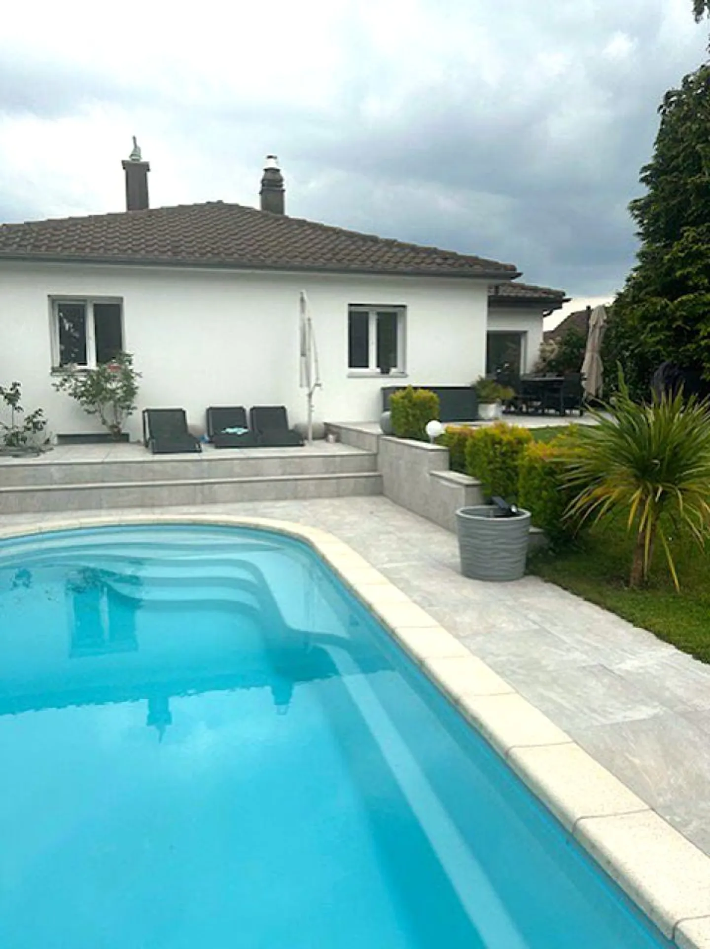 Magnifique Villa individuelle zu Penthalaz / 5 SZ / 2 Badezimmern / Terrasse / Pool - Foto 1 von 13