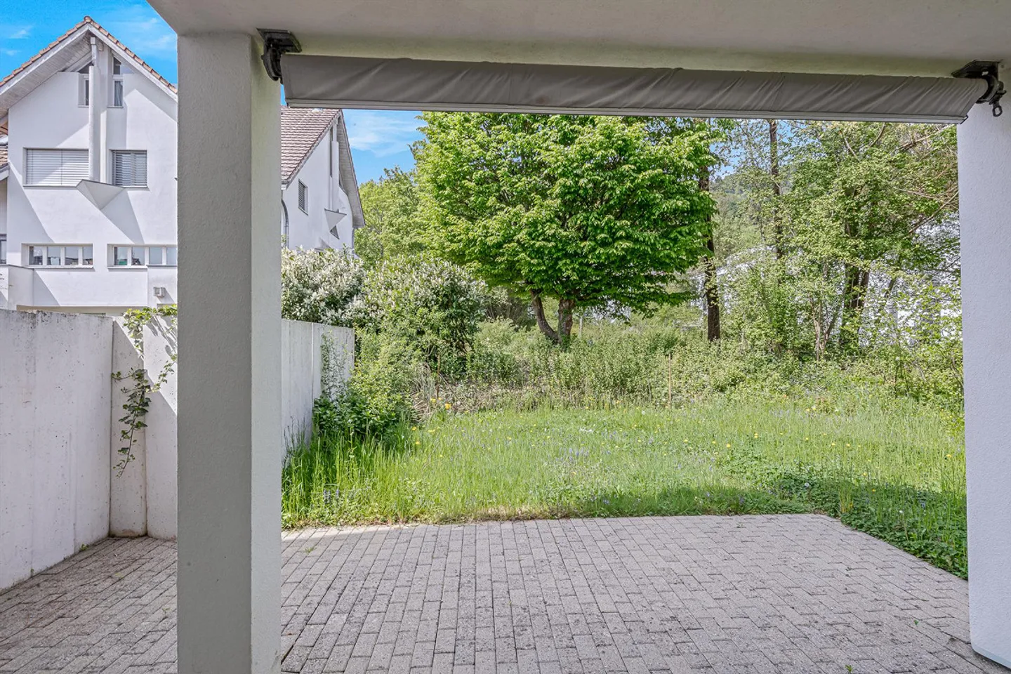 Casa unifamiliare di 7,5 stanze con giardino in posizione tranquilla - Foto 11 di 13