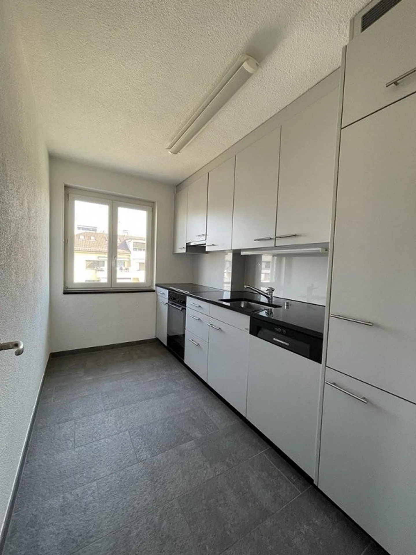 Central à Schlieren - Photo 2 sur 8