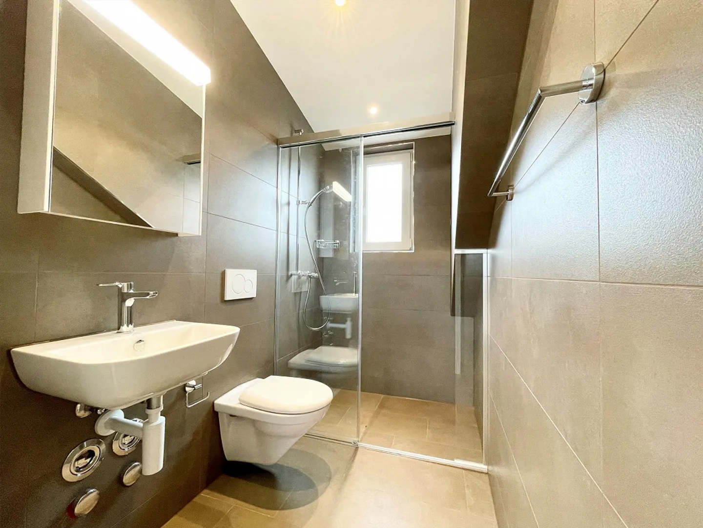 Nuovo appartamento loft di 50m2 in posizione centrale vicino ai mezzi pubblici - Foto 3 di 11