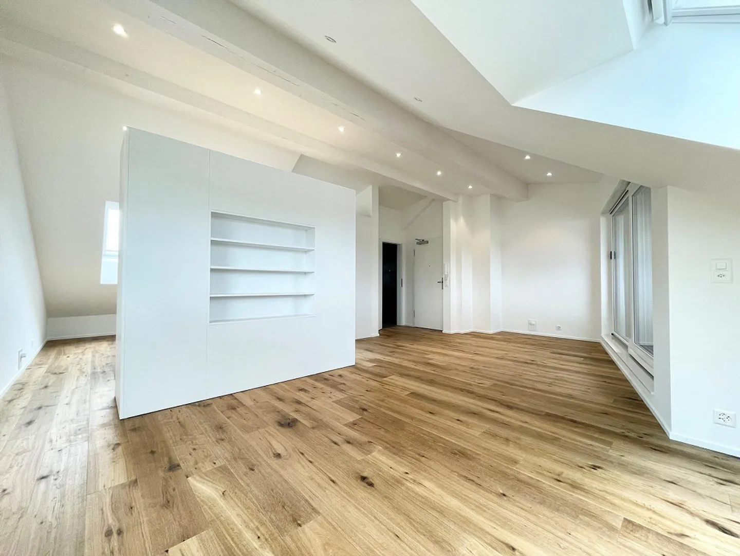 Nuovo appartamento loft di 50m2 in posizione centrale vicino ai mezzi pubblici - Foto 5 di 11