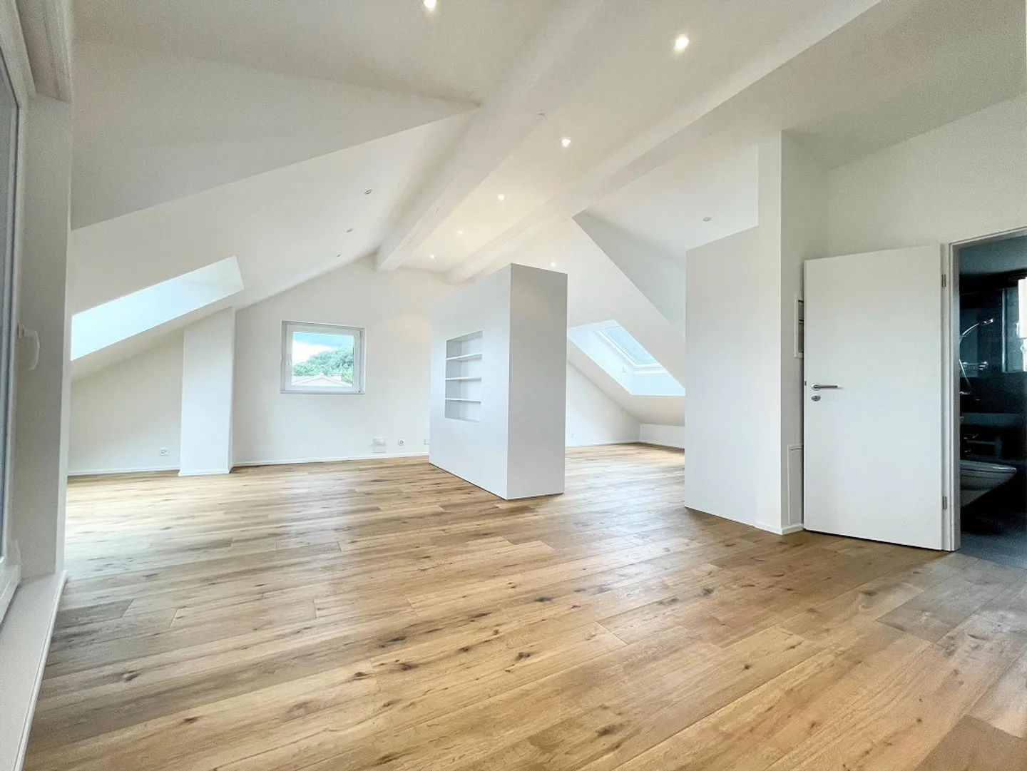 Nuovo appartamento loft di 50m2 in posizione centrale vicino ai mezzi pubblici - Foto 6 di 11
