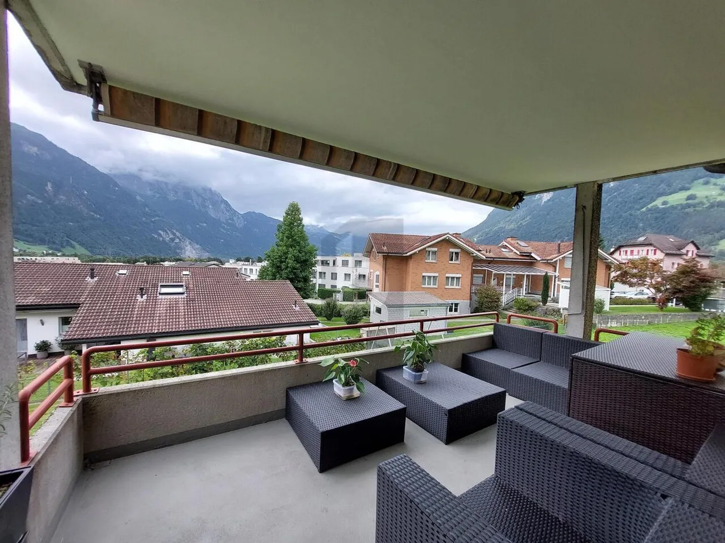FANTASISCHE LAGE MIT HERRLICHER BERGSICHT - Foto 1 von 6