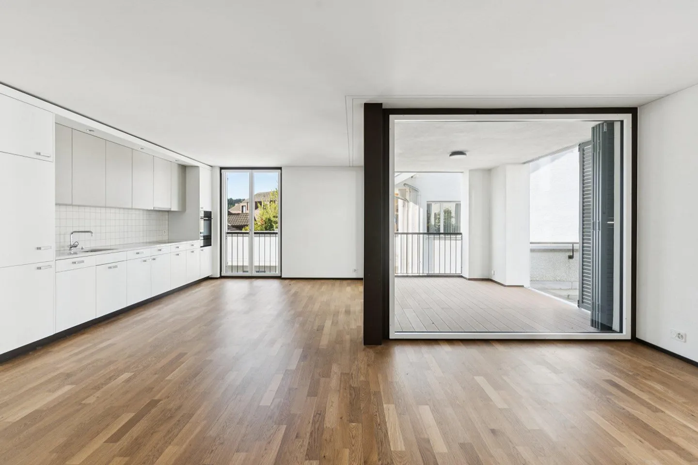 Modern Apartment with Green View - Photo 5 of 10