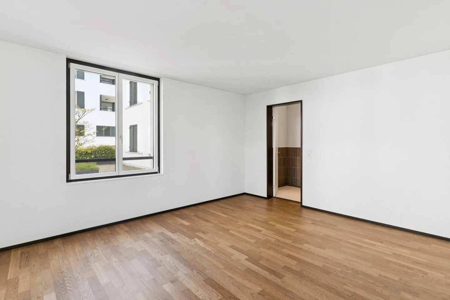 Modern Apartment with Green View - Photo 10 of 10