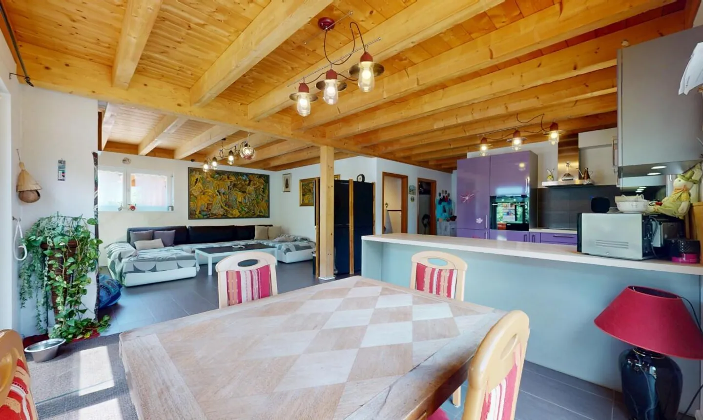 Herzstück! Familienhaus im Herzen der Obstgärten von Saxon. - Foto 1 von 11