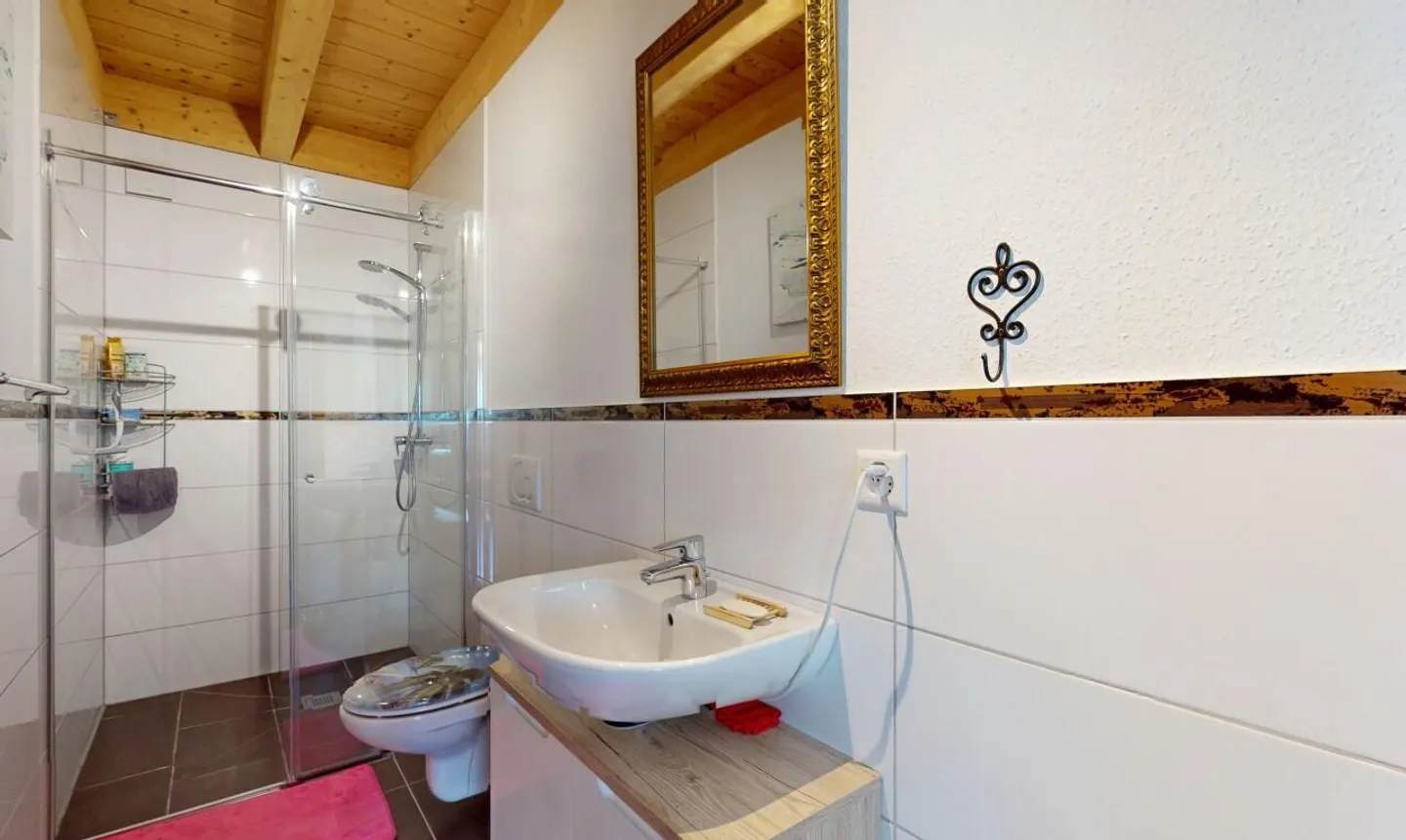 Herzstück! Familienhaus im Herzen der Obstgärten von Saxon. - Foto 5 von 11