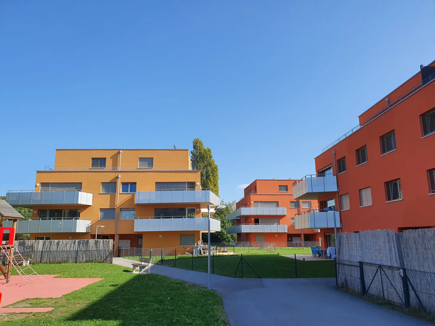 Beautiful bright 2.5 room apartment in Chavannes-près-Renens - Photo 1 of 5