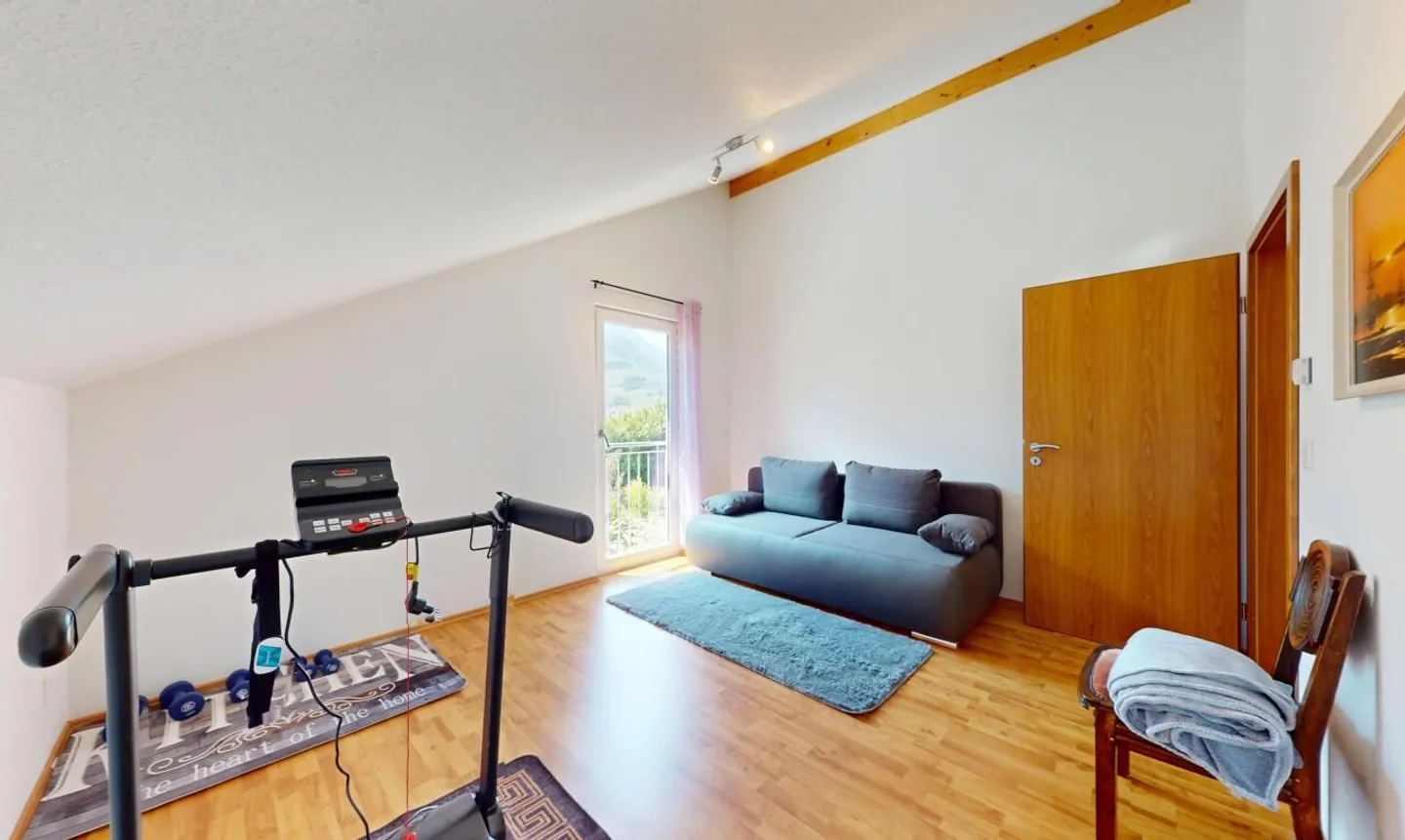 Herzstück! Familienhaus im Herzen der Obstgärten von Saxon. - Foto 9 von 11