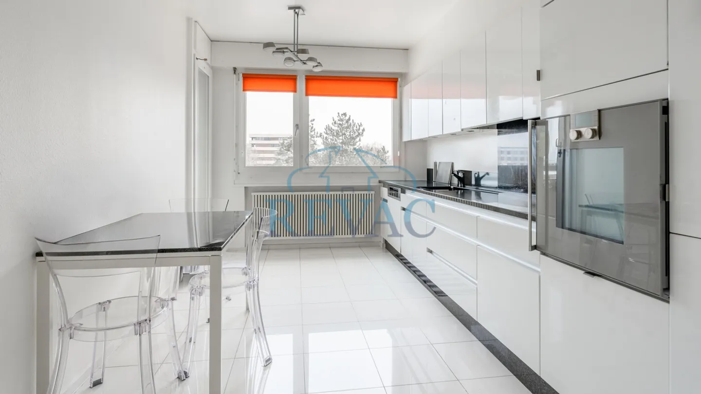 5-room apartment - Photo 3 of 8