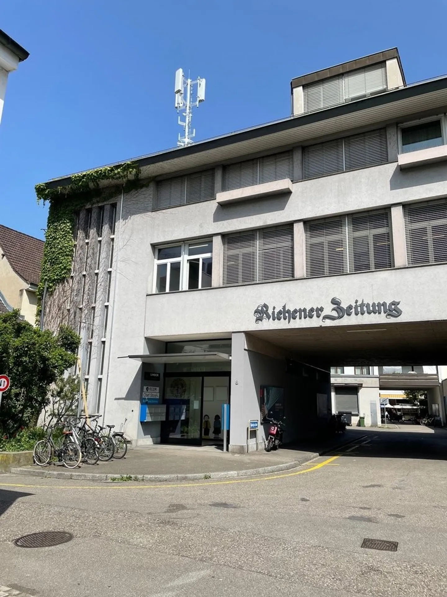 Vielseitige Bürofläche in Riehen - Foto 1 von 8