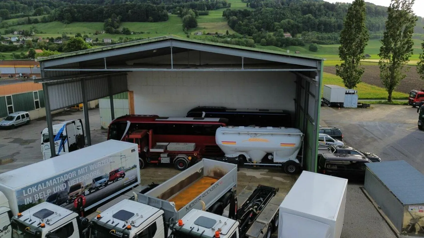 Gewerbehalle mit Aussenfläche - Foto 6 von 9