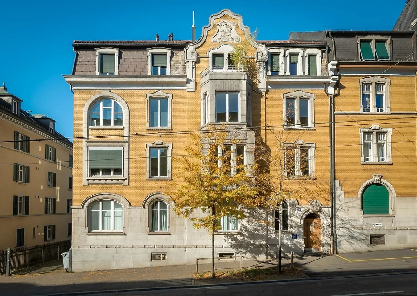 Charming 3.5-room attic apartment in a central location in Zurich - Photo 1 of 7