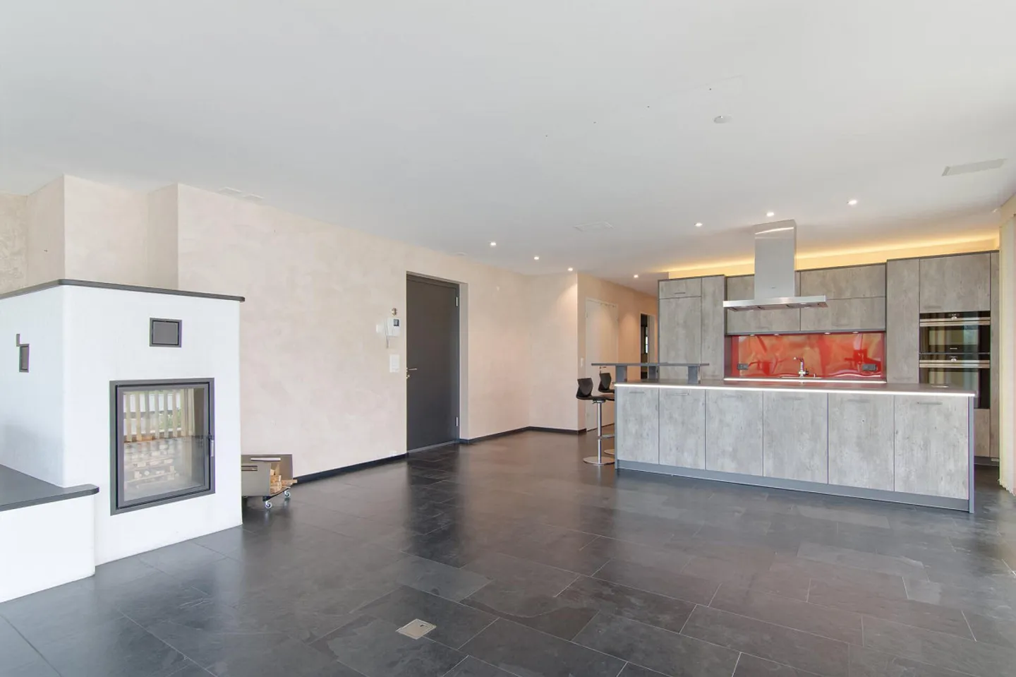 Appartement spacieux de 3,5 pièces avec vue sur le lac et ascenseur au 1er étage - Photo 3 sur 20