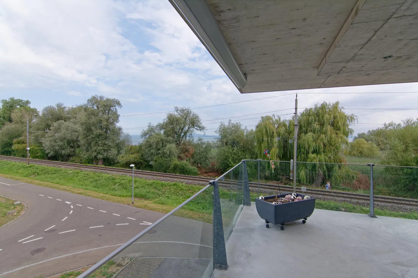Appartement spacieux de 3,5 pièces avec vue sur le lac et ascenseur au 1er étage - Photo 15 sur 20