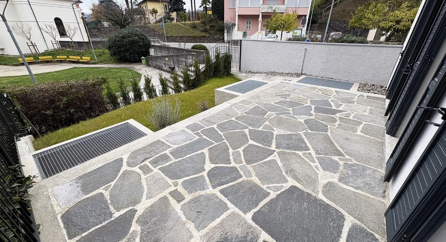 Modern renovated 1-room apartment with garden - main residence - Photo 12 of 15