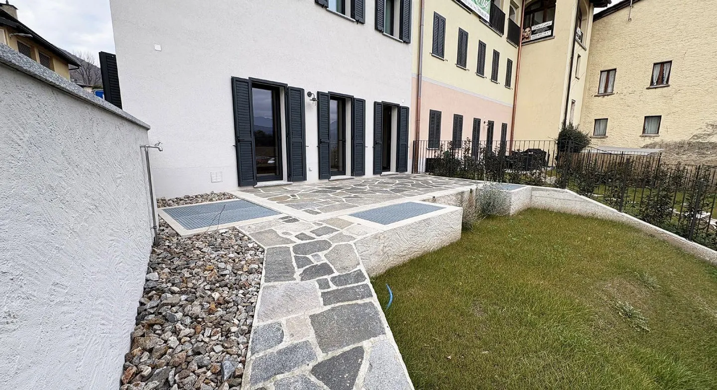 Modern renovated 1-room apartment with garden - main residence - Photo 10 of 15