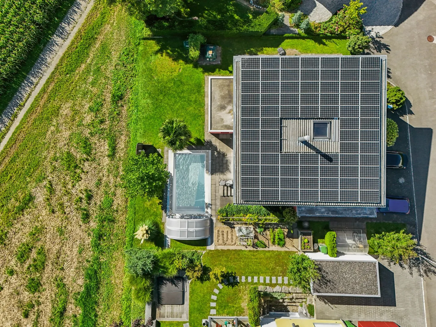 Maison individuelle spacieuse avec piscine et vue magnifique - Photo 2 sur 6