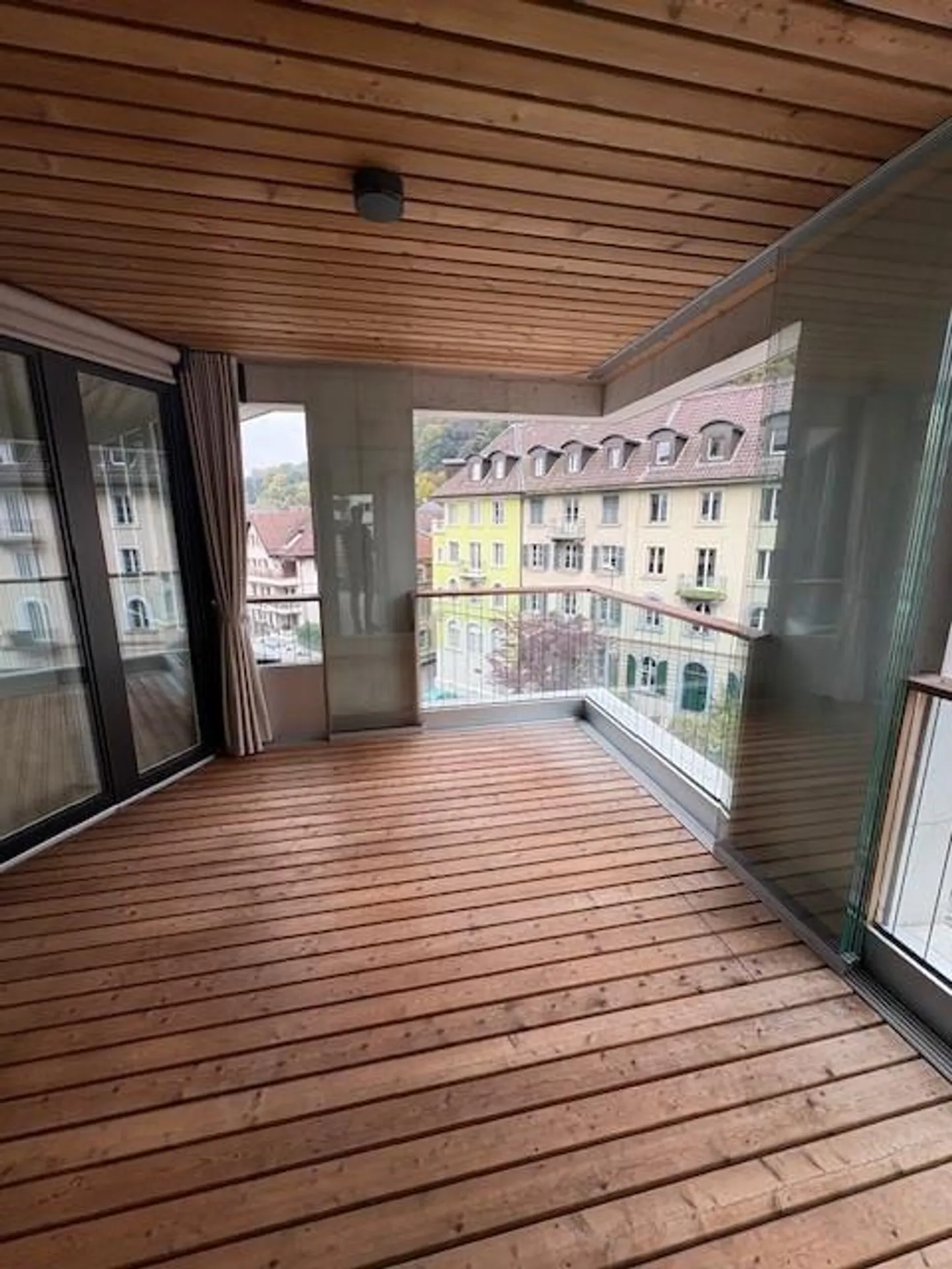 Appartement en attique 3 1/2 dans un développement urbain - Photo 2 sur 7