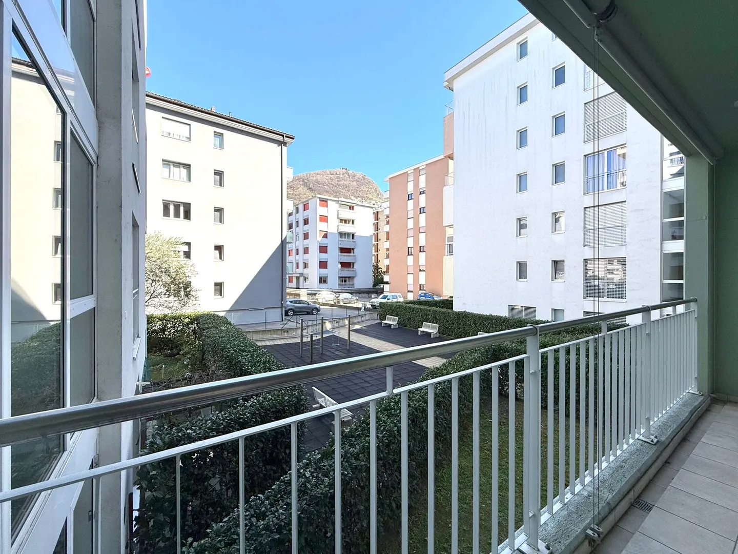 Lugano Viganello : Appartement moderne et confortable de 3,5 pièces en emplacement central - Photo 10 sur 12