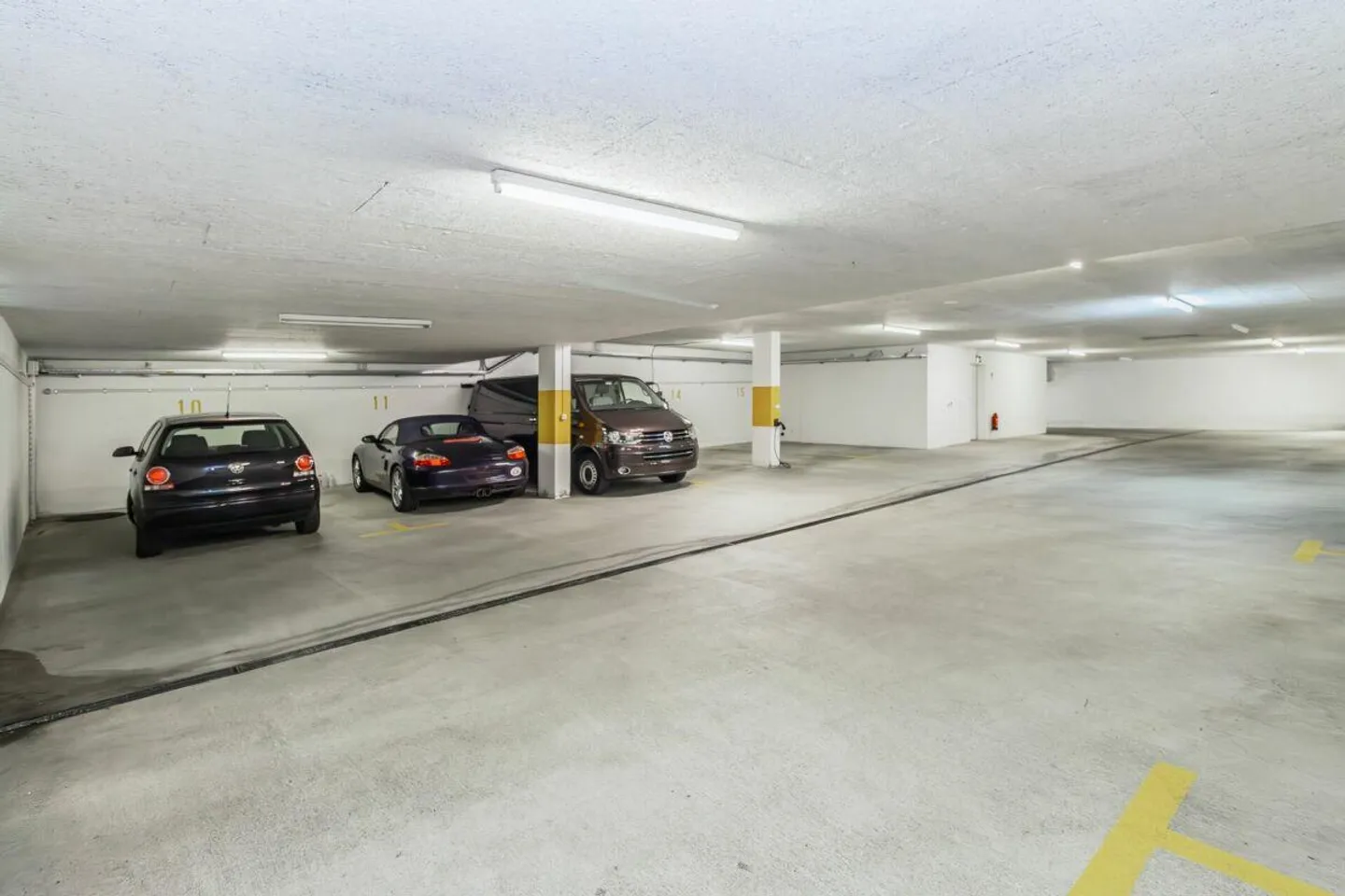 Deux places de parking souterrain à louer dans un endroit attrayant à Saint-Gall - Photo 2 sur 3
