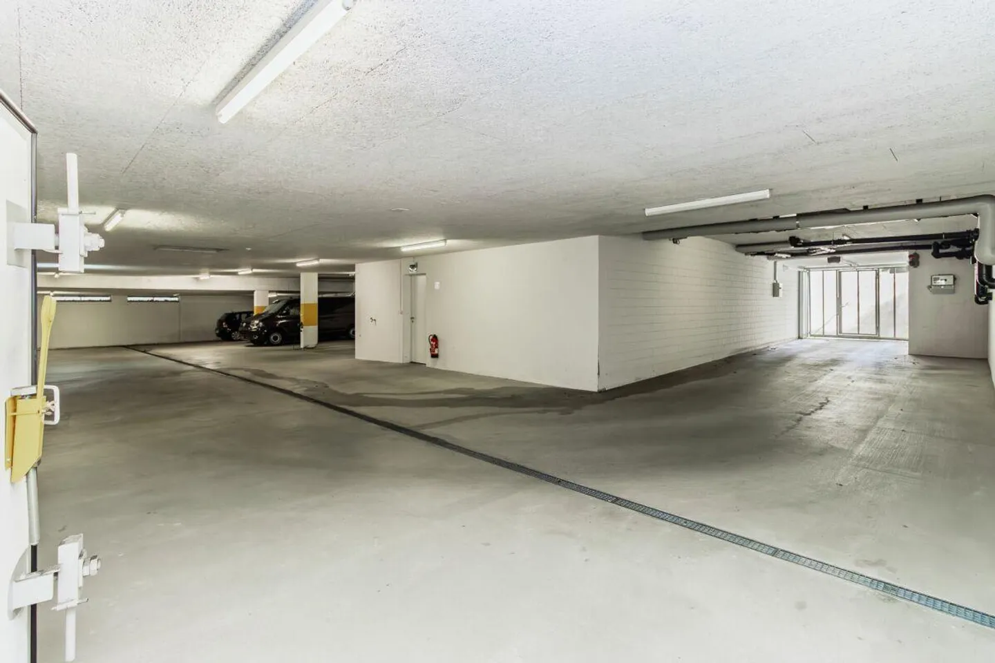 Deux places de parking souterrain à louer dans un endroit attrayant à Saint-Gall - Photo 3 sur 3