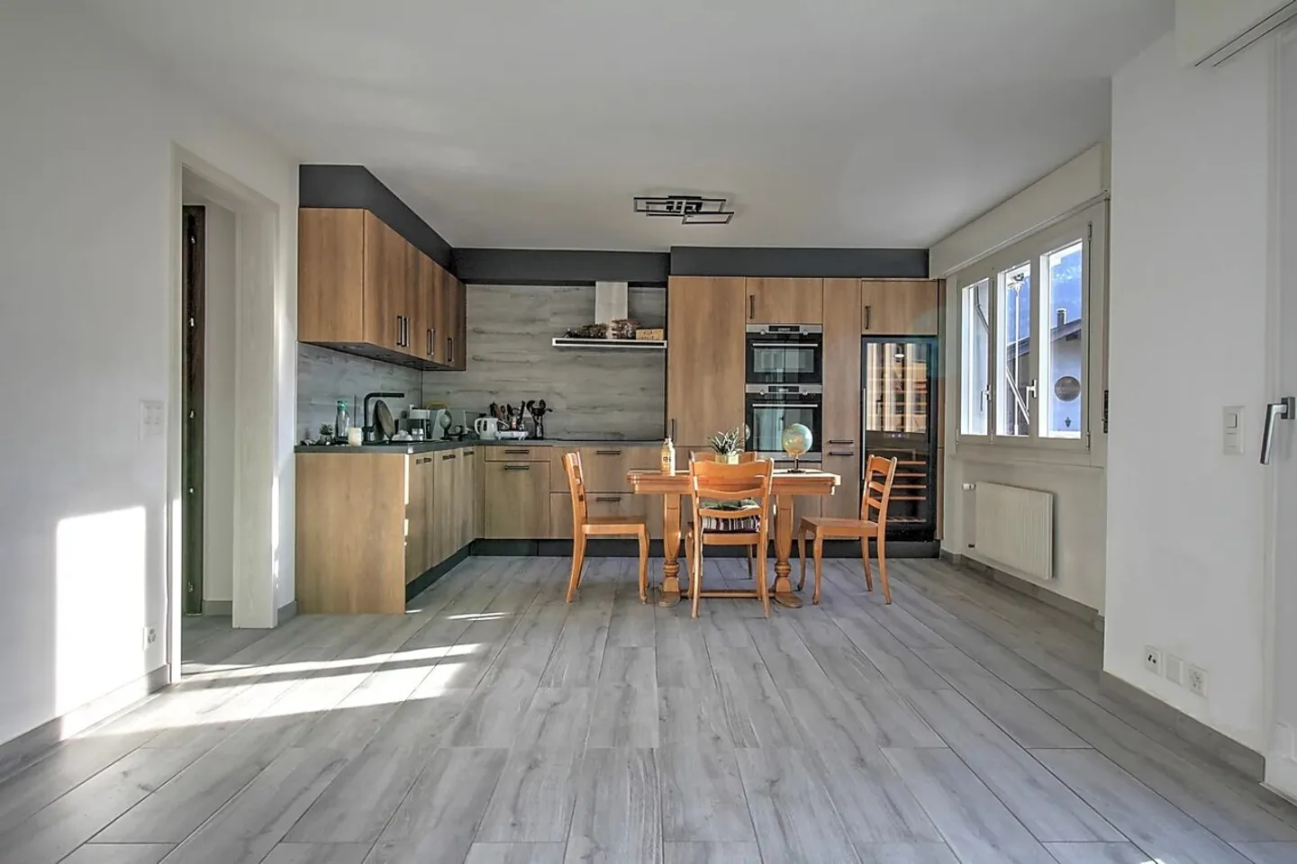 Situation optimale pour cet appartement 4.5 pièces - Photo 2 sur 12