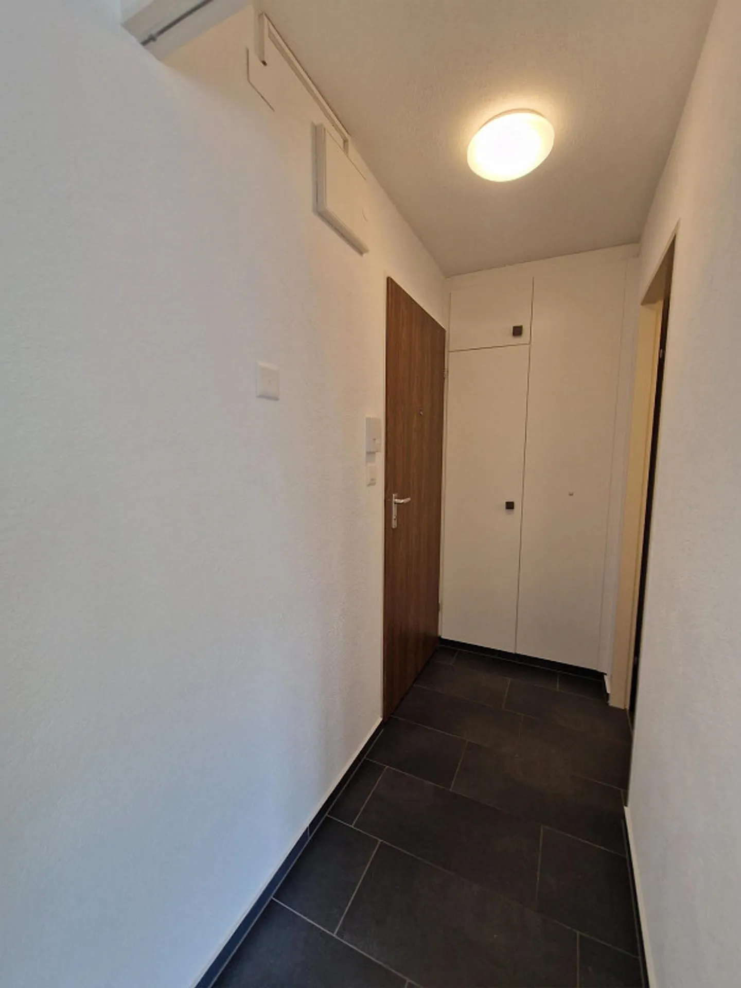 Cozy 1.5-room apartment with beautiful view - Photo 3 of 5